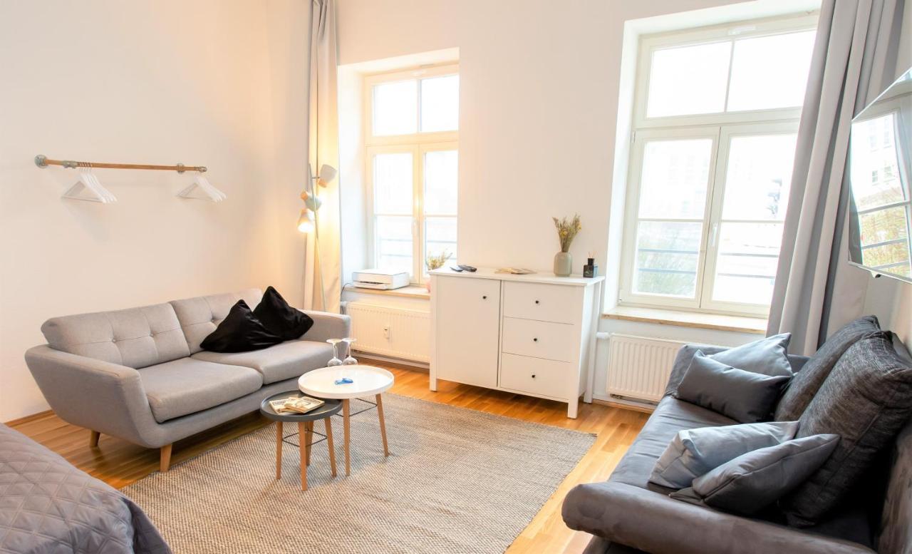 Luxus-apartment Im Herzen Von - Kostenloser Parkplatz In Videouberwachter Tiefgarage Apartment Leipzig