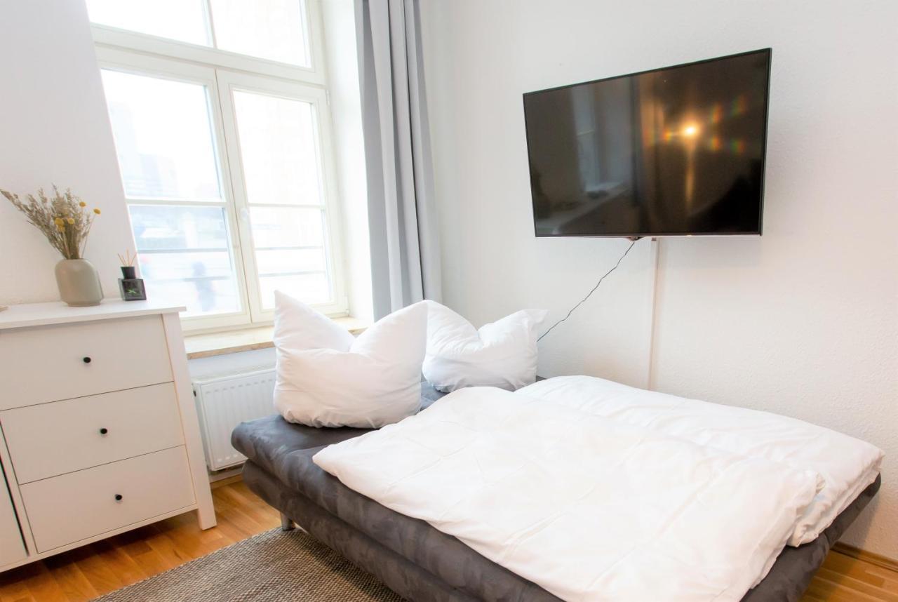 Luxus-apartment Im Herzen Von - Kostenloser Parkplatz In Videouberwachter Tiefgarage Apartment Leipzig